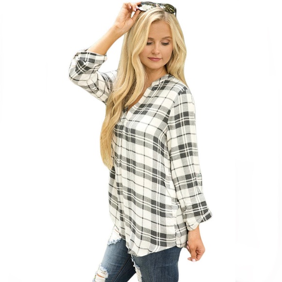 Davina Plaid Printed Polyester Blouse, Women’s Size Medium. - Picture 3 of 10